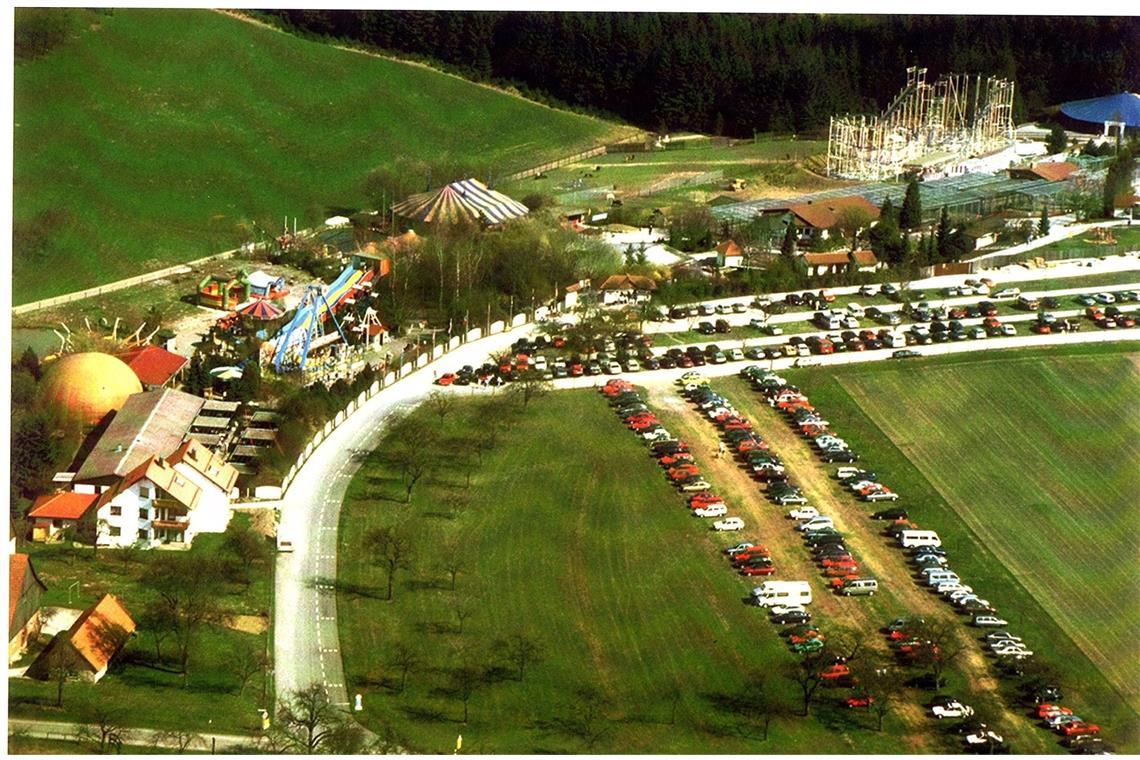 Die Geburtsstunde der Freizeitparks Das Luftbild aus dem Jahr 1995 zeigt die Ausmaße des Schwabenparks.