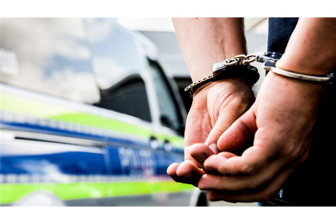 Das Mitglieder der Rockerszene wurde festgenommen (Symbolbild).
