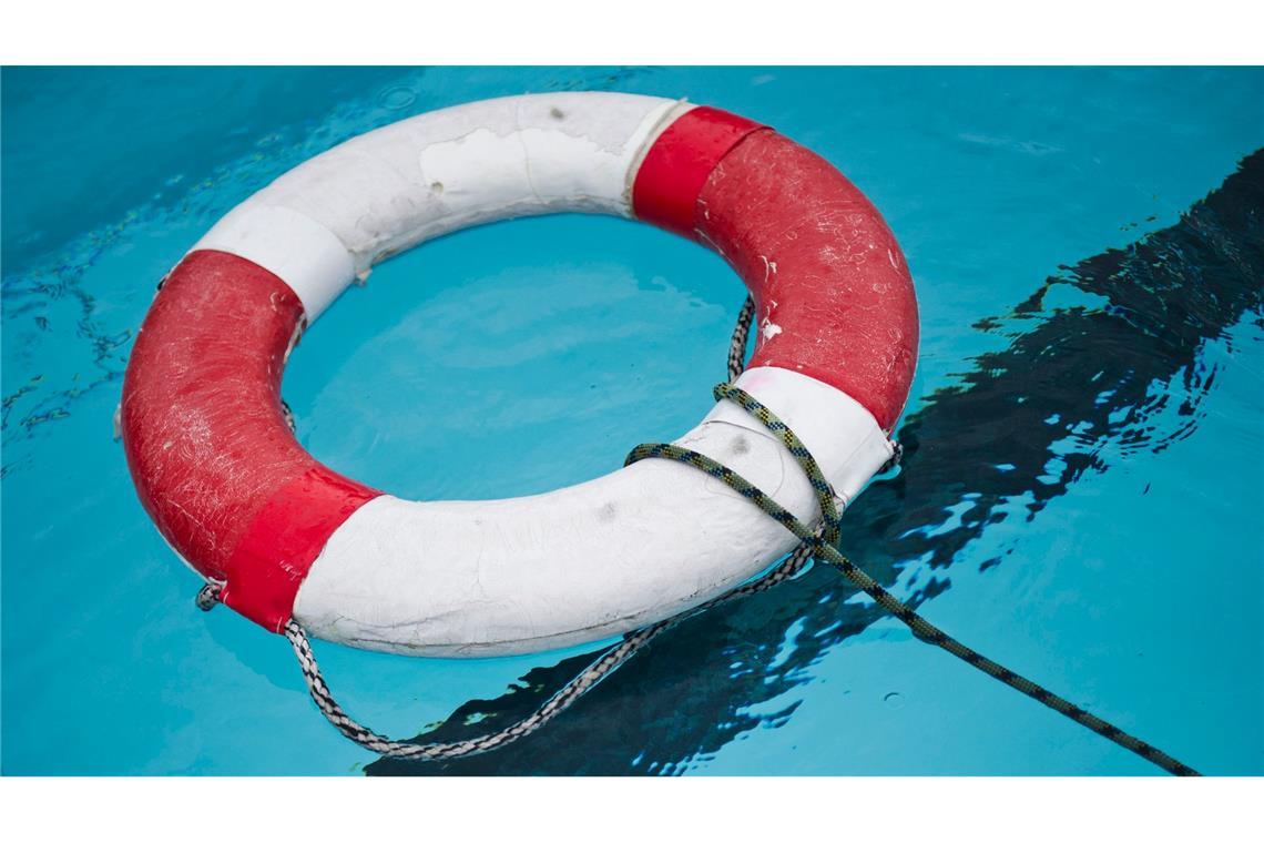 Neunjährige stirbt nach Badeunfall in Frankfurter Freibad Das neun Jahre alte Mädchen überlebte den Badeunfall nicht. (Symbolbild)