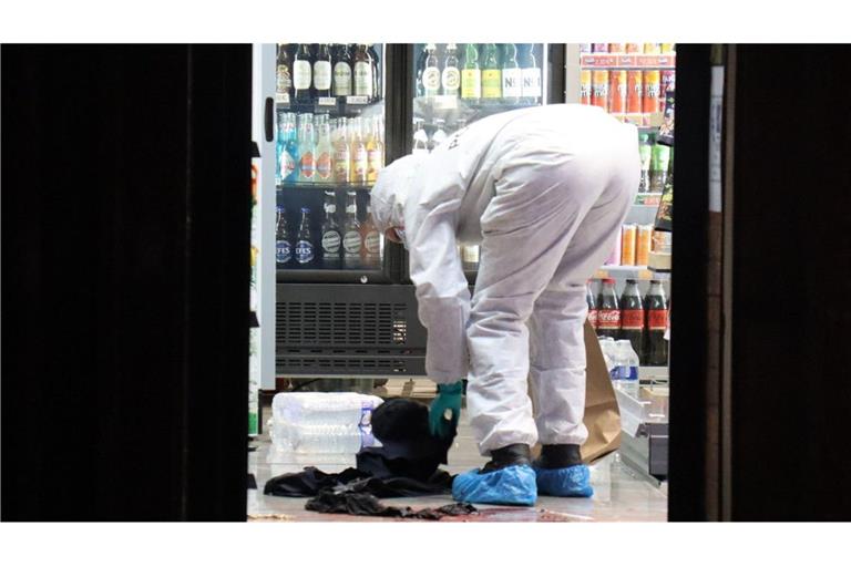 Das Opfer wurde damals lebensgefährlich verletzt und musste notoperiert werden.