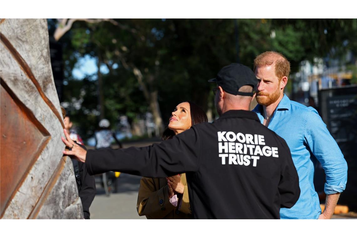 Das Paar ließ sich in Australien in die Kultur Ureinwohner einführen.