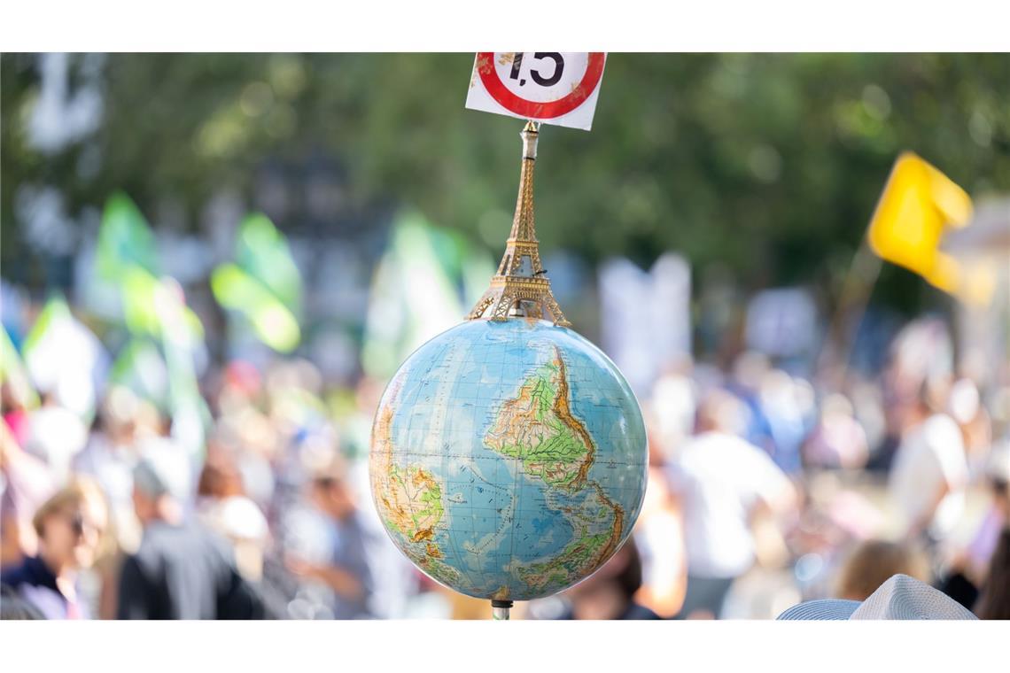 Was Trumps Ausstieg aus dem Pariser Klimaabkommen bedeutet Das Pariser Klimaabkommen will die Erderwärmung auf möglichst 1,5 Grad begrenzen.