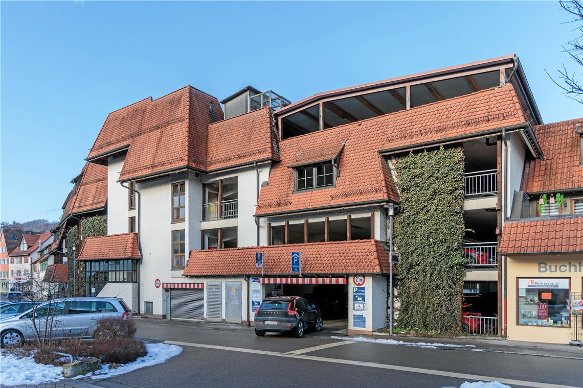 Das Parkhaus Graben ist zum Sorgenkind geworden. Der Beton ist in manchen Bereichen in einem kritischen Zustand. Fotos: Stefan Bossow