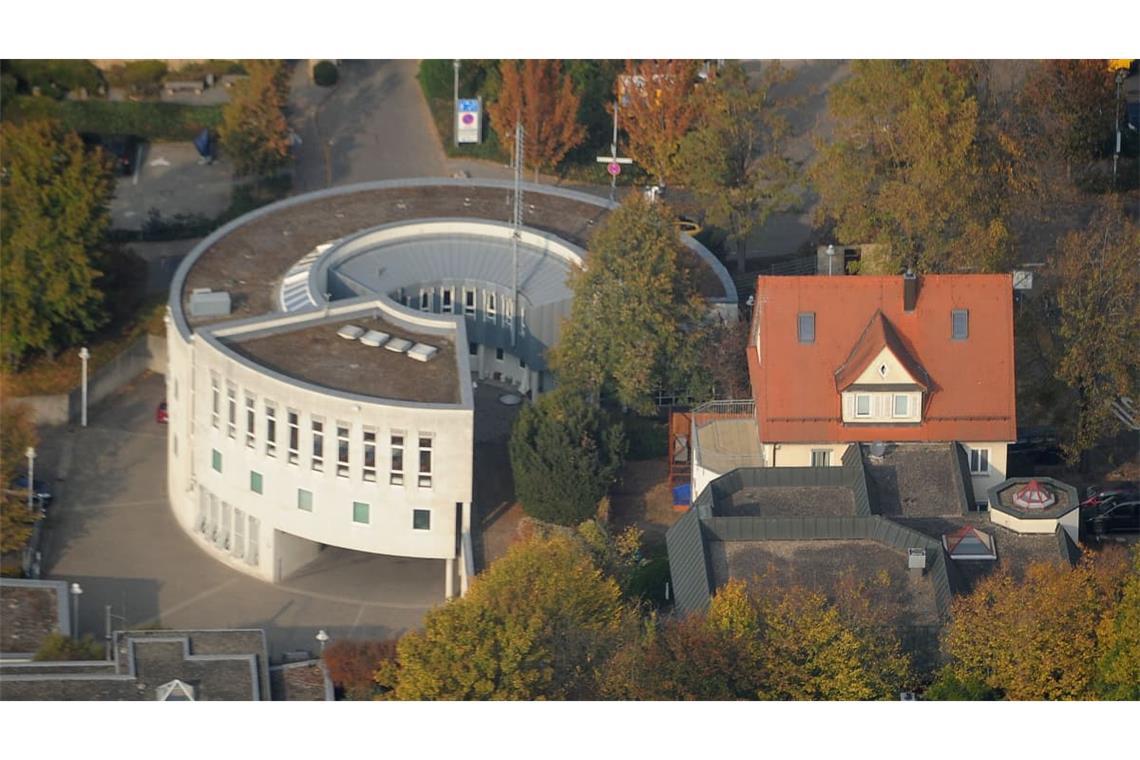 Das Polizeirevier in Marbach – hier gab es am 11. Juni eine Arzt Razzia durch Kollegen aus Ludwigsburg