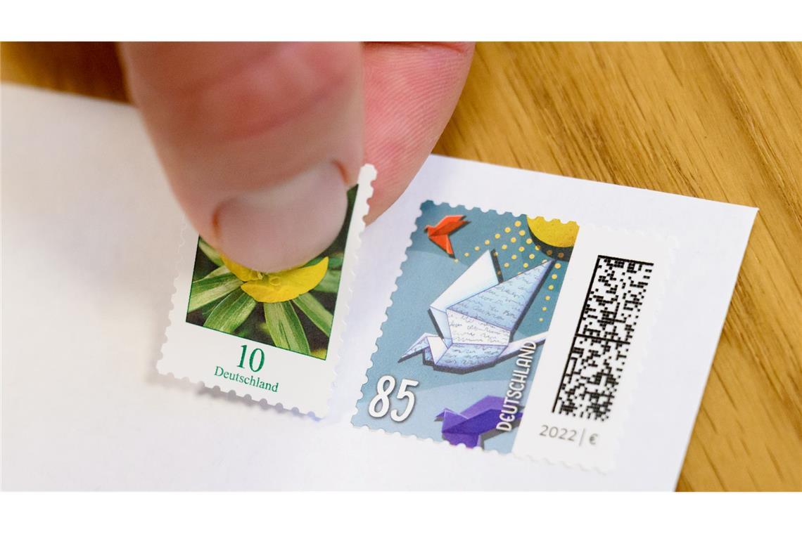 Postversand verlangsamt sich und wird teurer Das Porto eines Standardbriefs steigt zum Jahreswechsel von 85 auf 95 Cent. (Symbolbild)