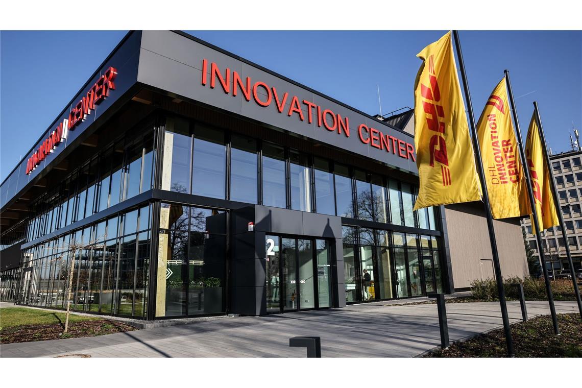 Das Post-Management stellte die Jahreszahlen in seinem neuen Innovationszentrum in Troisdorf bei Bonn vor.