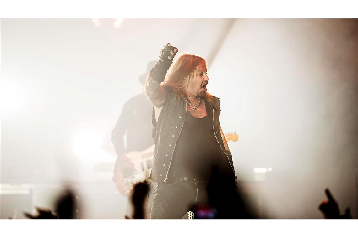 Privatjet von Mötley-Crüe-Sänger rammt Flugzeug - ein Toter Das Privatflugzeug gehörte Mötley-Crüe-Frontmann Vince Neil. (Archivbild)