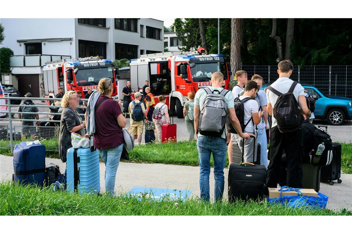 Das Problem sei der Zug, nicht der Tunnel gewesen, teilte ein Sprecher der österreichischen Bahnen ÖBB mit.