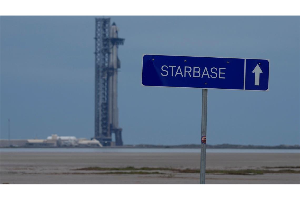 Klappt's diesmal? Riesen-Rakete Starship vor zehntem Test Das Raketensystem "Starship" von SpaceX wird für einen Testflug vorbereitet (Archivbild).
