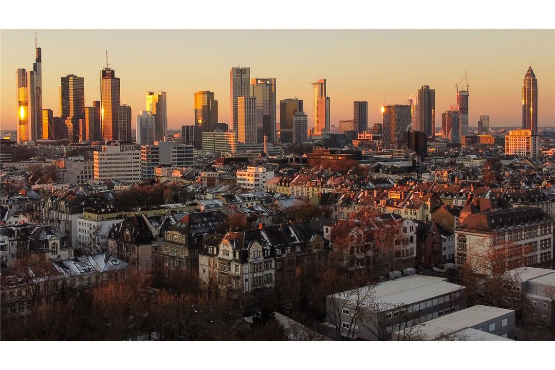 Immobilienpreise in Frankfurt und München deutlich gesunken Das Risiko für eine Immobilienblase in Frankfurt ist nach Einschätzung der Schweizer Bank UBS gesunken (Archivbild).