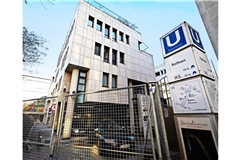 Das Schwabenzentrum an der Haltestelle Rathaus wird abgerissen.