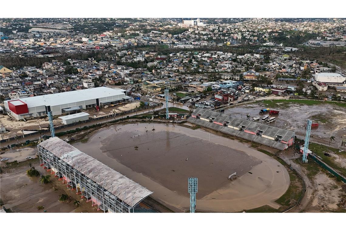 Das Stadion in Montego Bay ist nach dem Hurrikan Melissa überflutet.