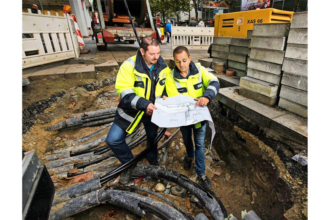 Das Stromnetz muss in Stuttgart, wie hier in der Königstraße, erheblich erweitert und erneuert werden.