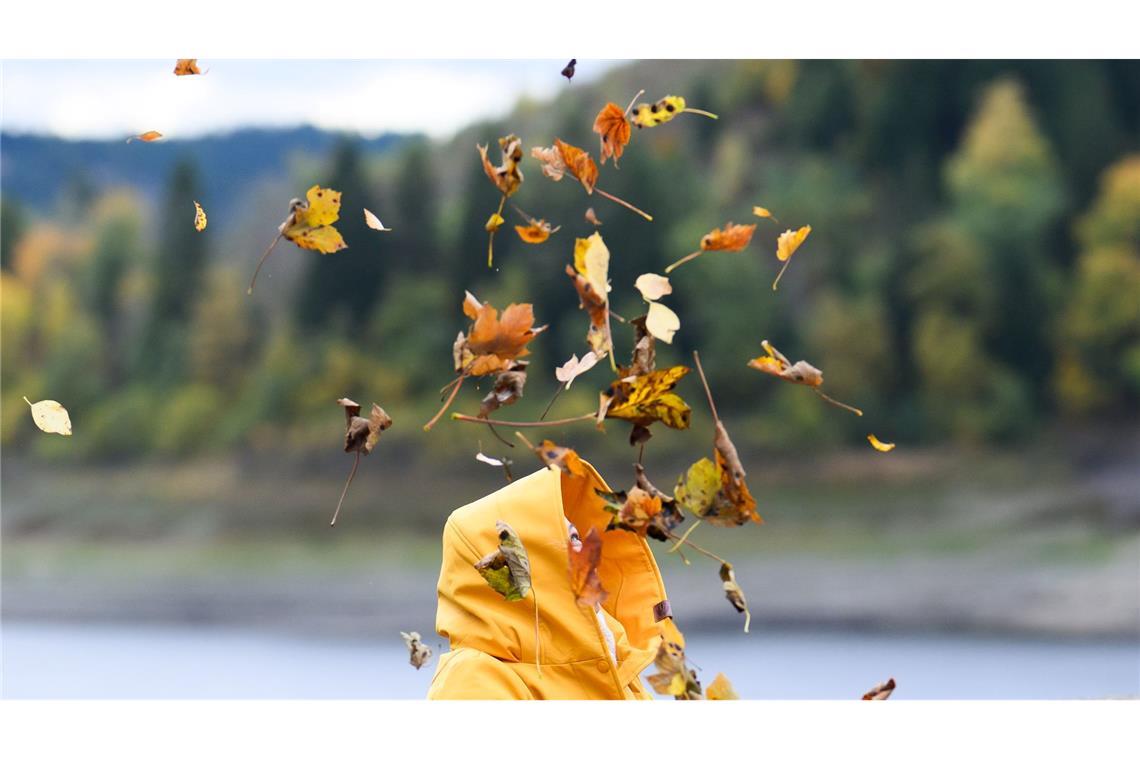 Das Sturmtief "Joshua" bewegt sich dem DWD zufolge momentan relativ langsam.