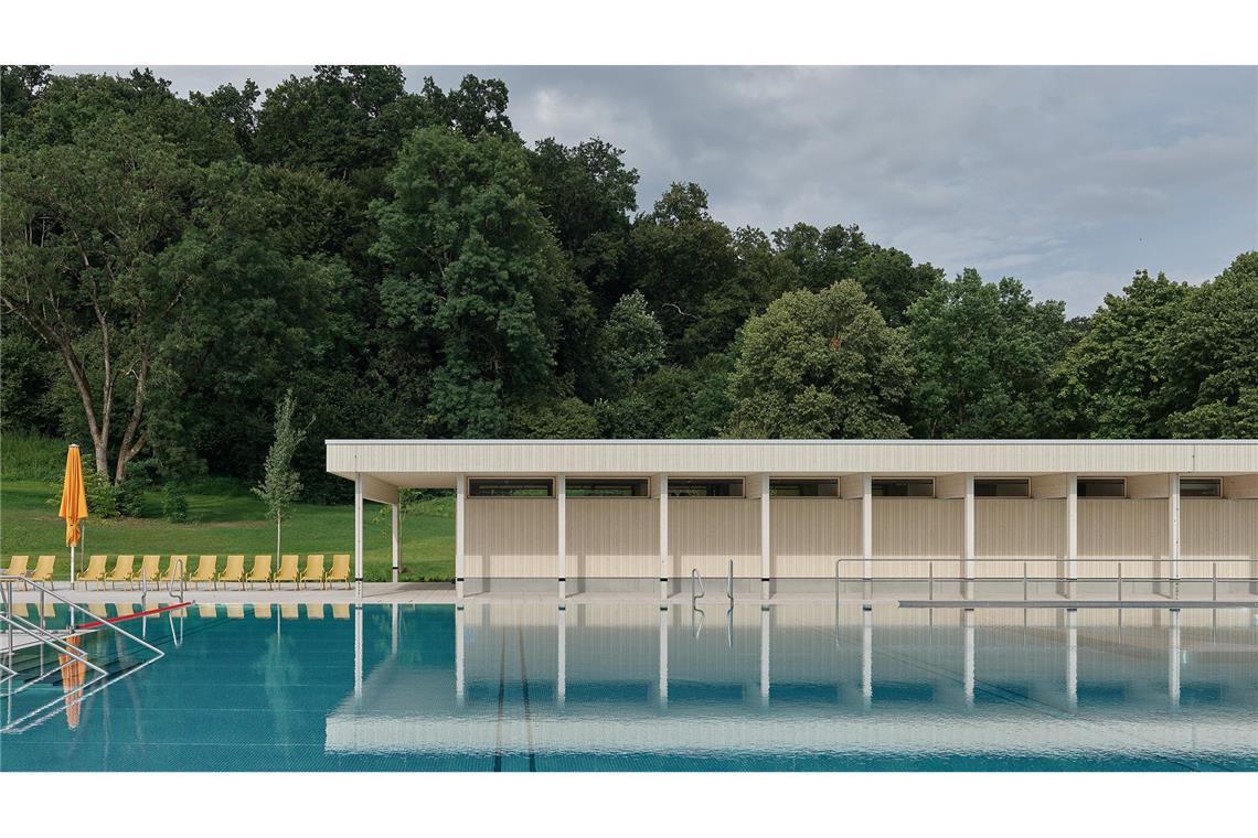 Das Stuttgarter Architekturbüro ASP hat in Biberach an der Riß ein Freibad gebaut.