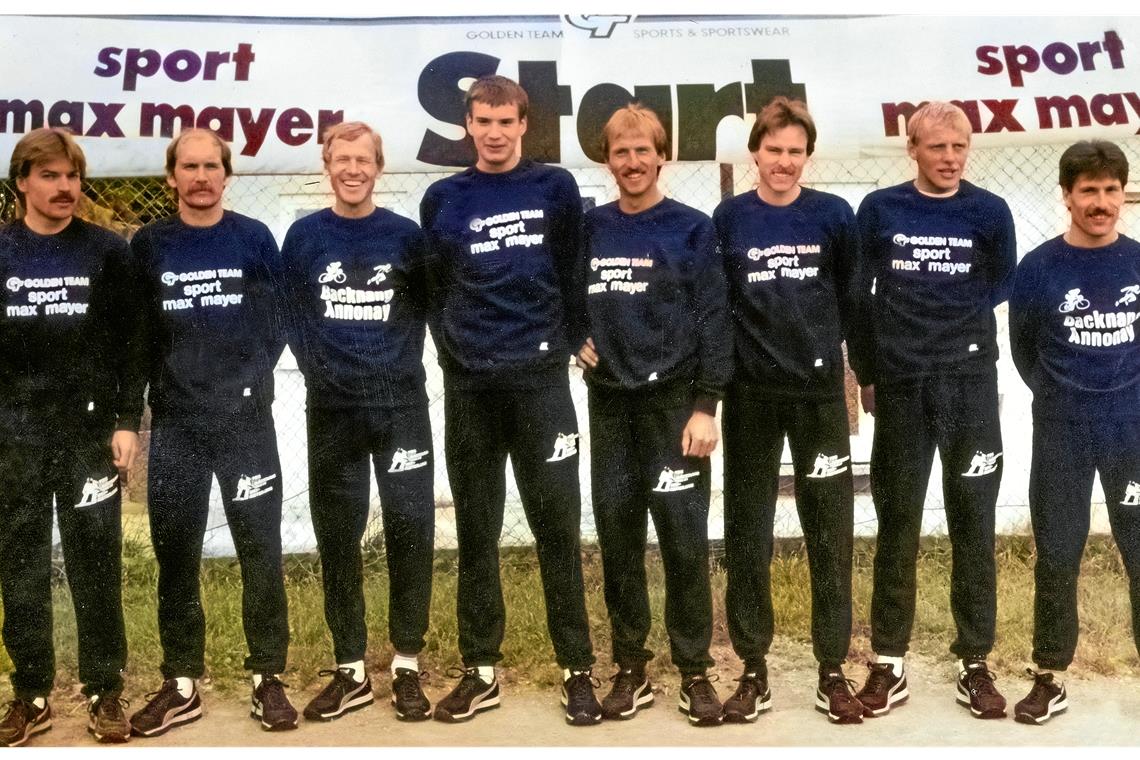 TC Backnang: Nonstop-Staffel nach Annonay und zurück Das Team im Jahr 1983 (von links): Klaus Häbich, Gunther Strobel, Peter Hammerschmidt, Thorsten Amann, Horst Hettich, Bernd Hafner, Rolf Hettich und Manfred Klotz. Foto: privat