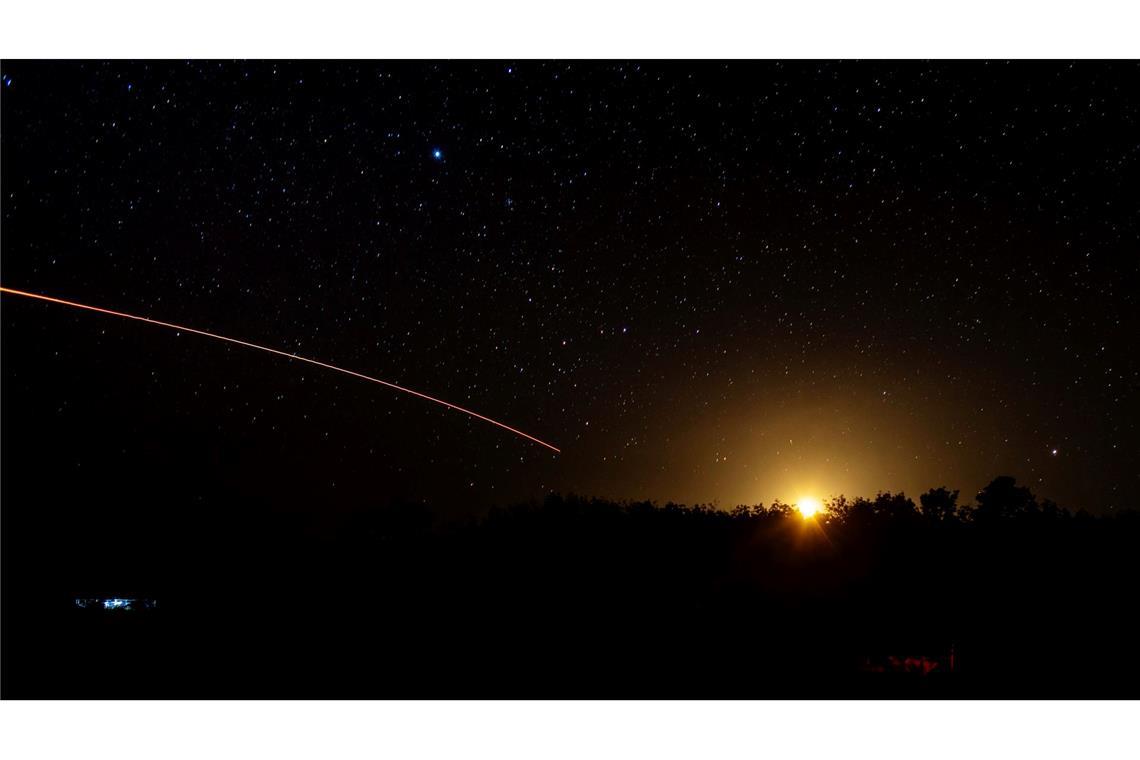Das thailändische Militär feuert mit Artillerie auf Kambodscha.