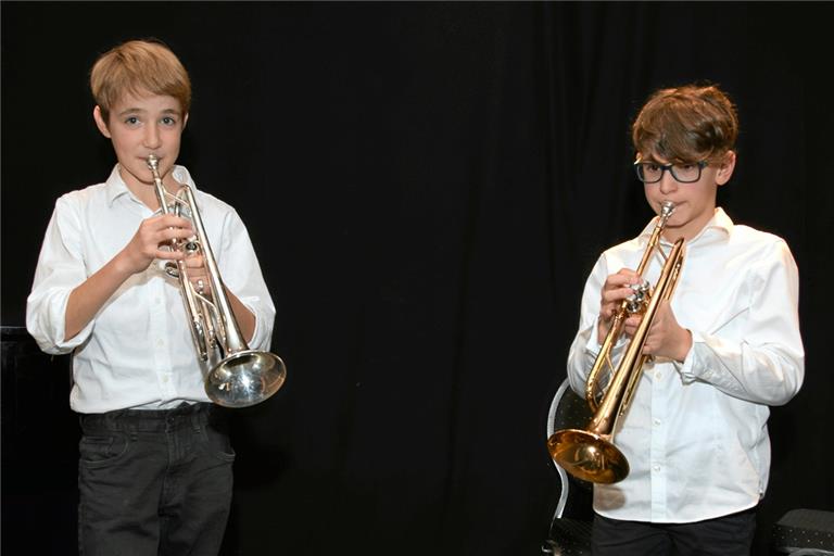 Das Trompetenduo Korbinian Gunther und Efthymios Balis (von links) hat beim Konzert sein Programm für den Landeswettbewerb von „Jugend musiziert“ präsentiert. Foto: Elisabeth Klaper