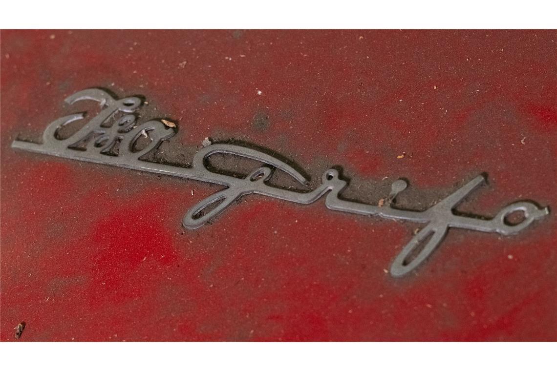 Warum ein Sammler für diesen vergammelten Mercedes 9,3 Millionen Dollar zahlte Das Typenschild des Iso Grifo
