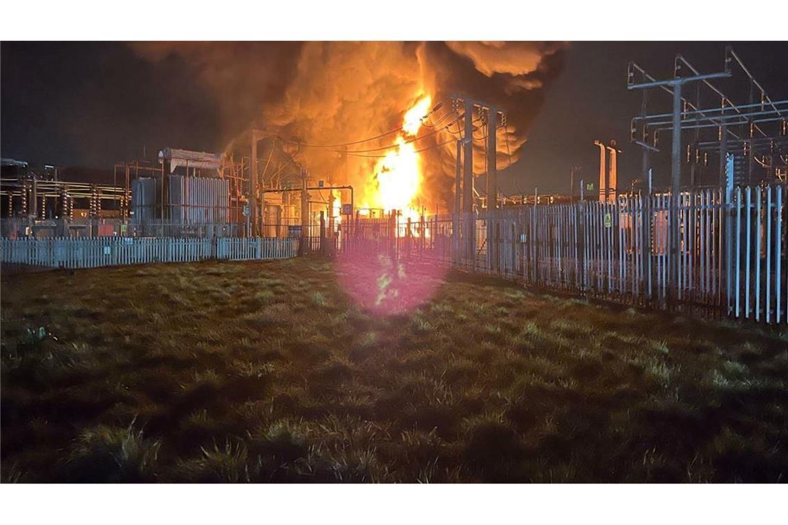 Londoner Feuerwehr: Brand in Umspannwerk unter Kontrolle Das Umspannwerk versorgte auch den Flughafen Heathrow.