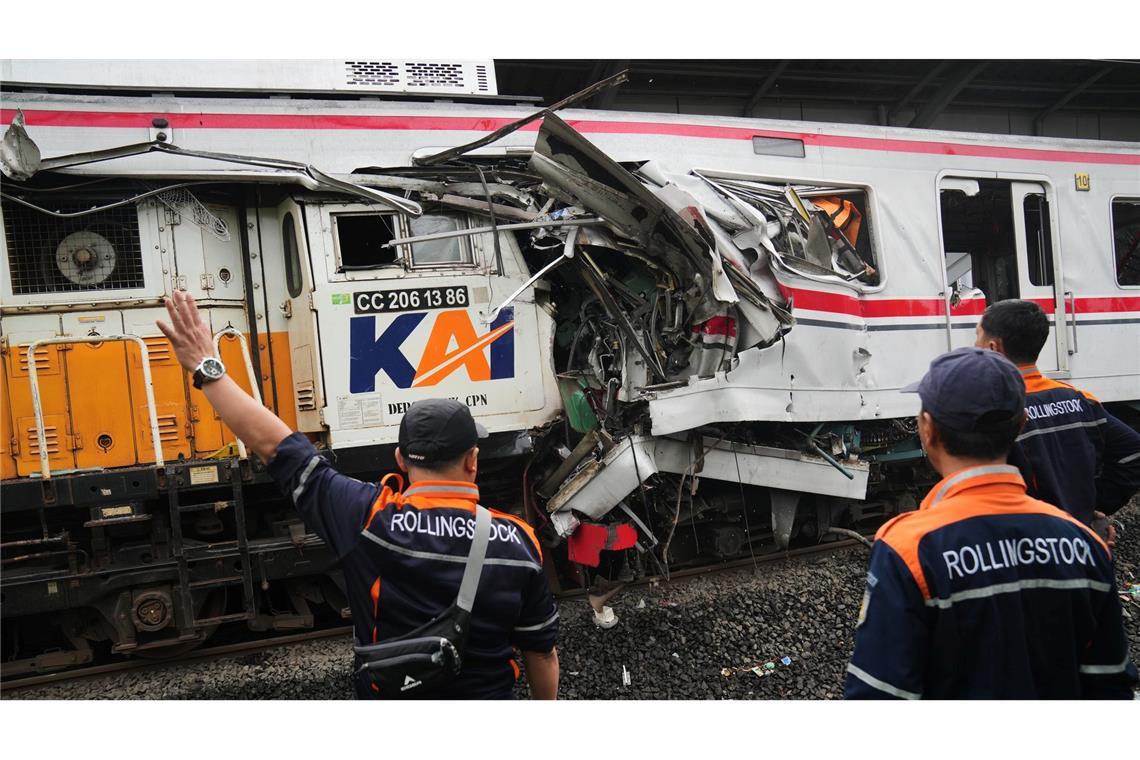 Das Unglück passierte zwischen einem Pendlerzug und einem Fernverkehrszug.