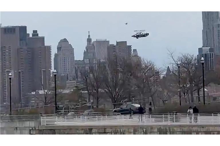 Das Unternehmen, dessen Sightseeing-Hubschrauber in den Hudson River gestürzt war, stellt den Betrieb ein.