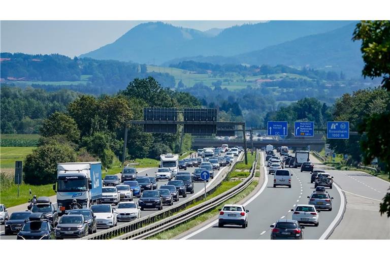 Das Urlaubsende lässt die Staugefahr wieder einmal steigen. Ganz schlimm werde es aber nicht, glaubt der ADAC. (Archivbild)
