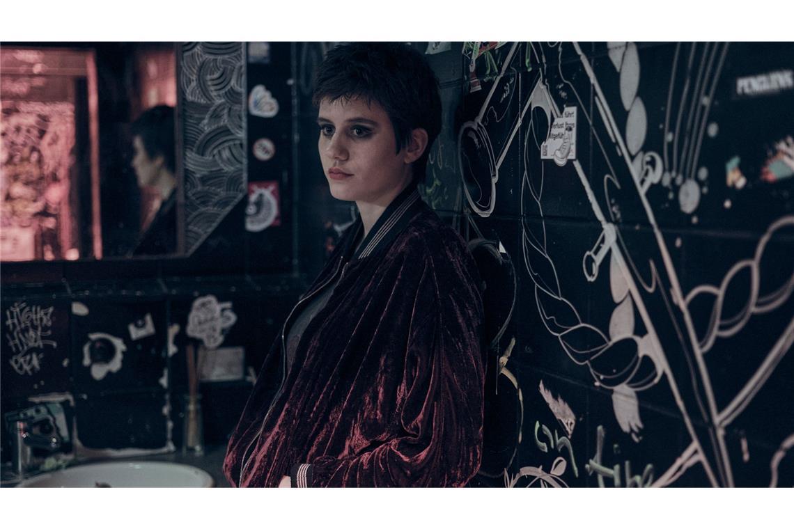 „Lass sie gehen“: Wie war der neue „Tatort“ aus Stuttgart? Das Verhältnis der Toten zu Pia (Hannah Elischer) scheint sehr eng gewesen zu sein.