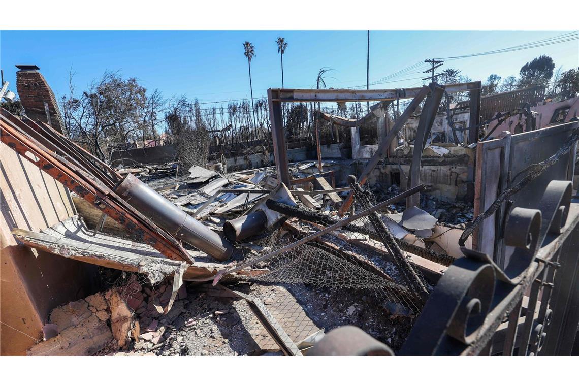 Brandregion Los Angeles „noch nicht ganz über den Berg“ Das Verwüstung durch die verheerenden Brände im Raum Los Angeles ist riesig.