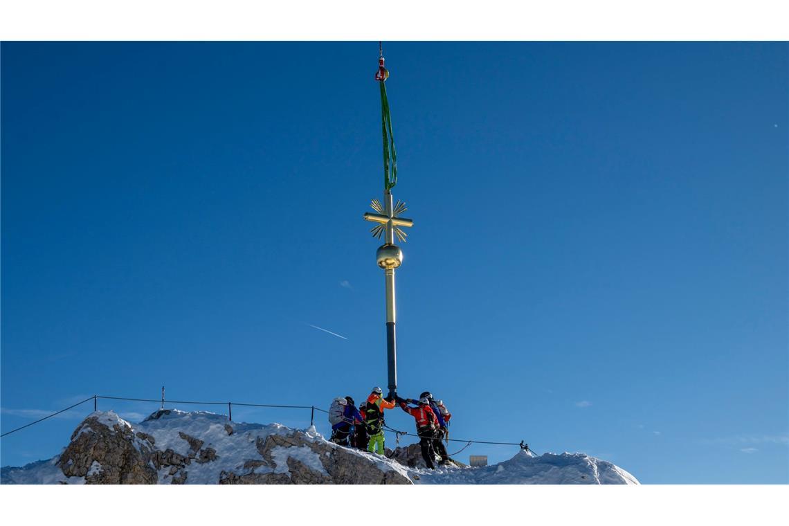 Das Wahrzeichen der Zugspitze steht wieder.