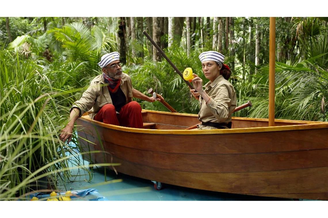 Gehirnwäsche-Vorwurf im Dschungelcamp Das war auch noch: Lilly Becker und Pierre Sanoussi-Bliss müssen Enten angeln, um eine Schatzkiste zu bekommen.