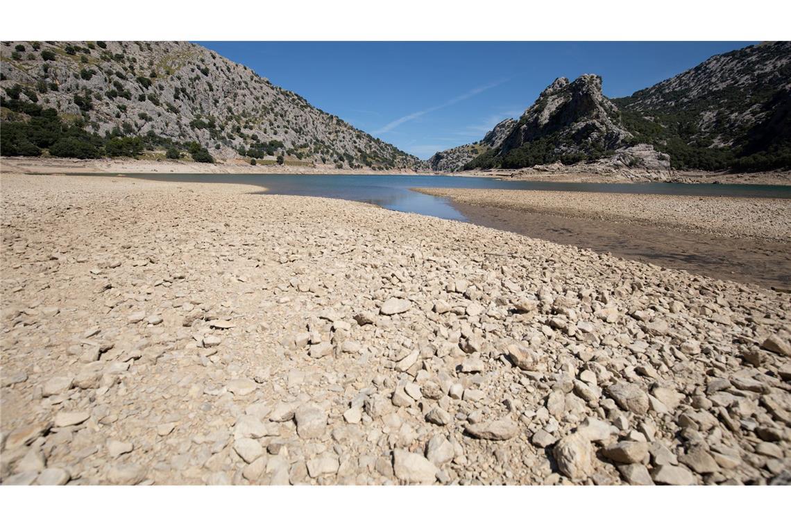 Drittwärmster September seit Beginn der Aufzeichnungen Das Wasserreservoir Gorg Blau im Tramuntana-Gebirge, das Palma auf Mallorca versorgt, war im September recht leer. (Archivbild)