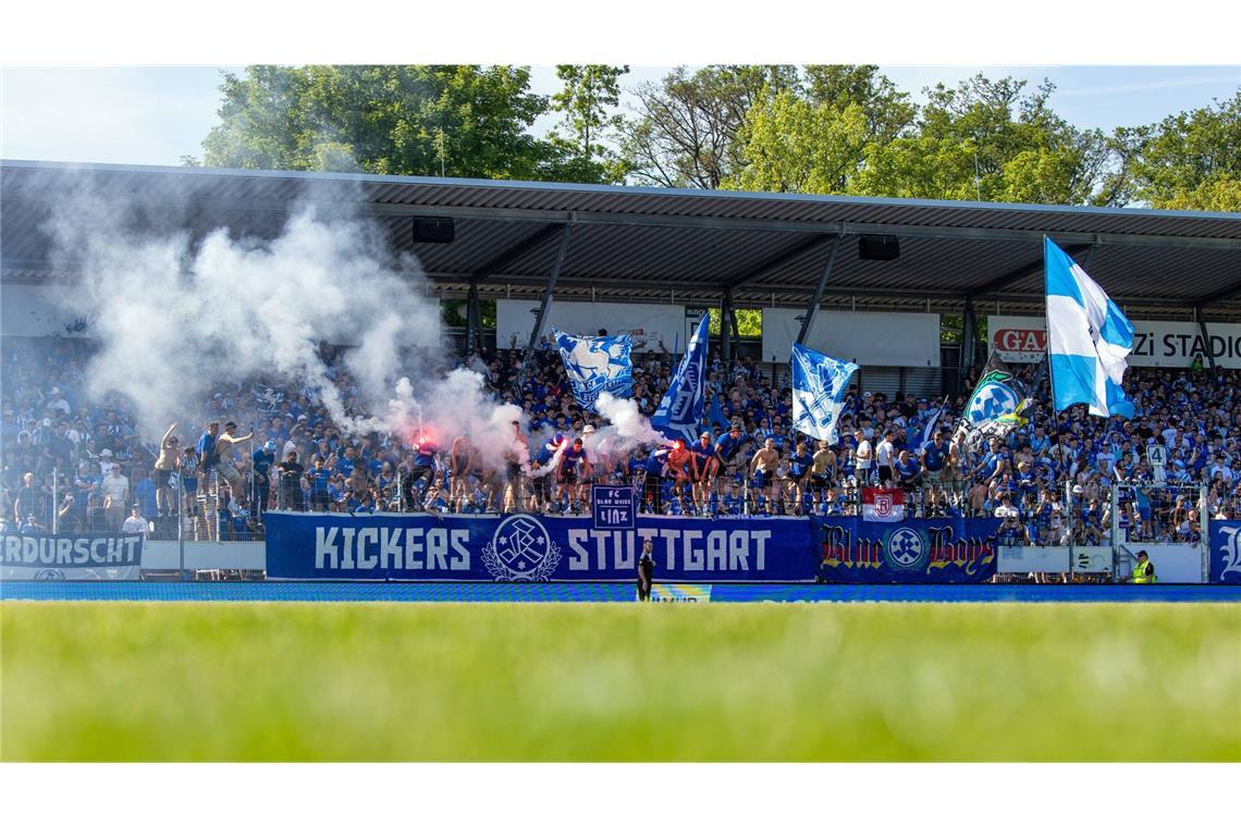 Das Zünden von Rauchpulver und Pyrotechnik  wird zur kommenden Saison weitere Sicherheitsmaßnahmen nach sich ziehen.