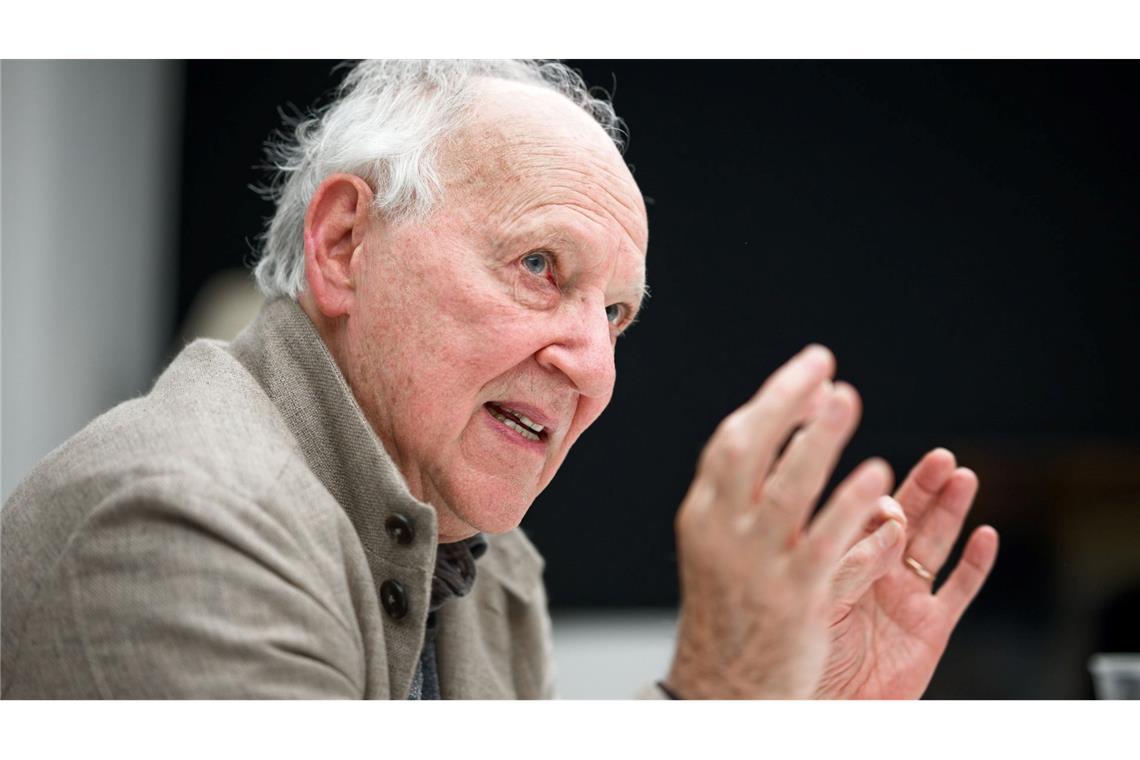 Werner Herzog: halbe Million Follower, aber kein Smartphone Dass er kein Smartphone besitze, will Werner Herzog (83) nicht als Statement missverstanden wissen - altmodisch und gegen Technik sei er keineswegs.