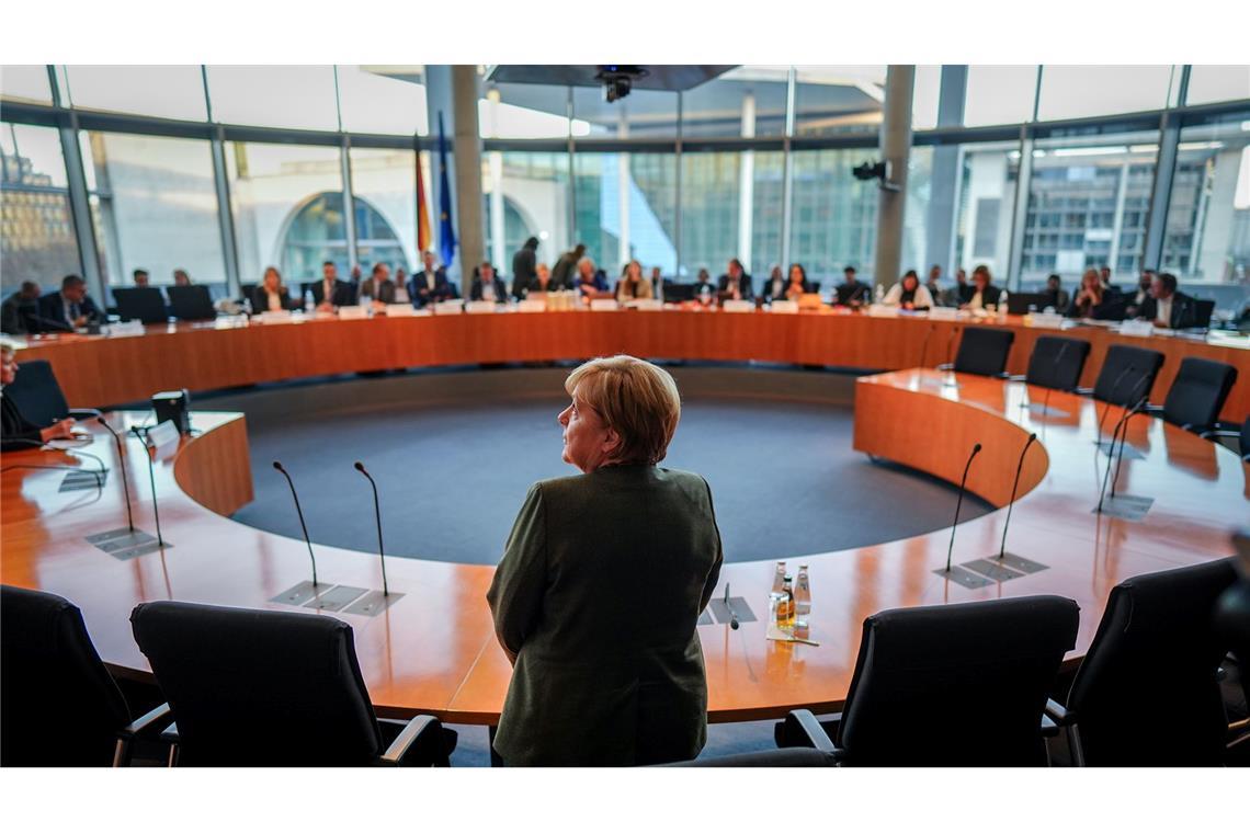 Kabul-Evakuierung: Ein Hauch von Selbstkritik bei Merkel Dass sich Deutschland mit der Bundeswehr nach den Terroranschlägen in den USA vom 11. September 2001 an dem Militäreinsatz in Afghanistan beteiligt hat, findet Altkanzlerin Angela Merkel (CDU) auch im Rückblick richtig.