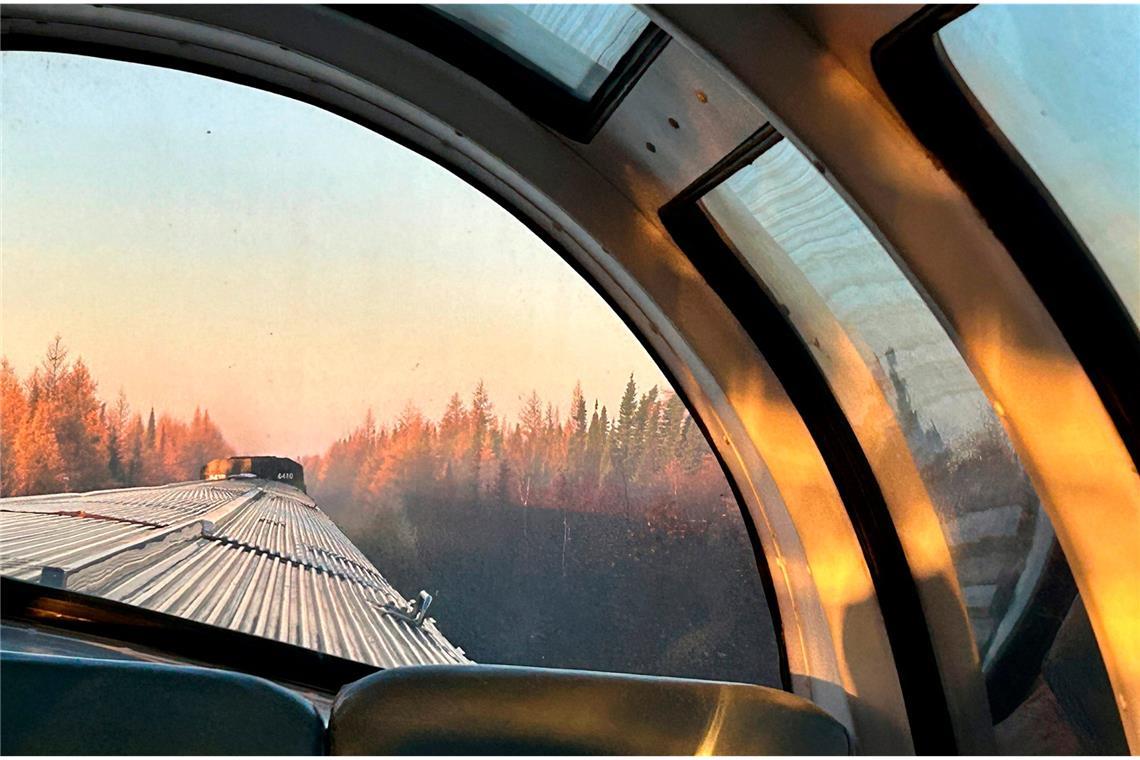 Dauerblick aus dem Aussichtswagen in die Wildnis Kandas zwischen Thompson und Churchill