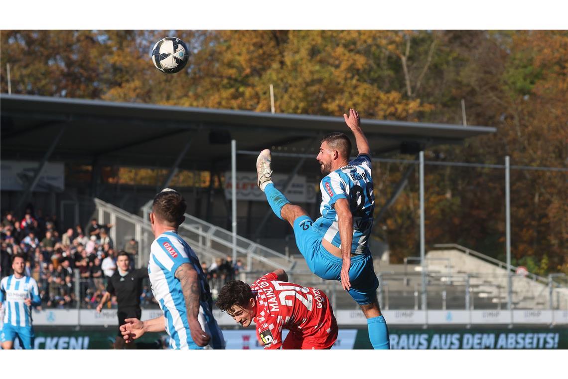 Das Motto der Blauen: Hauptsache gewonnen David Braig (re.) blieb diesmal ohne Torerfolg.