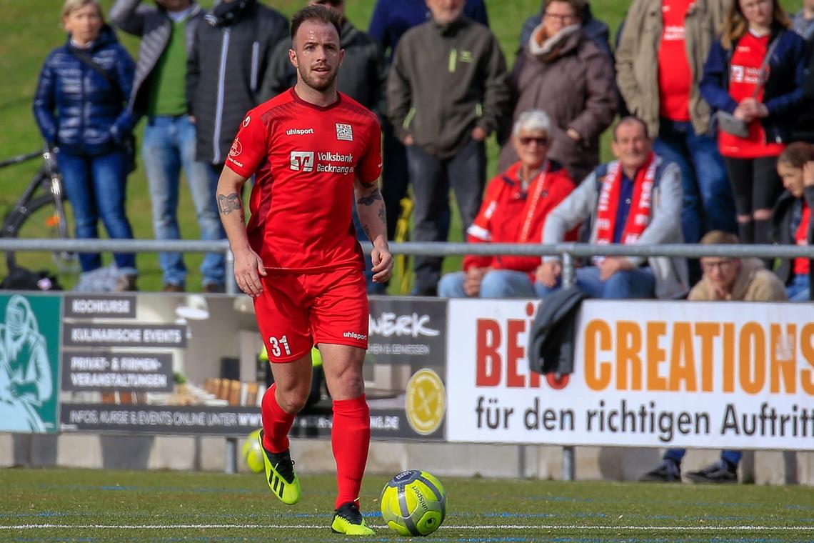 David Kienast ist künftig nur noch abseits des Platzes für die TSG am Ball. Nach eineinhalbjähriger Verletzungspause hört der 31-jährige Linksverteidiger als Spieler aus gesundheitlichen Gründen auf, verstärkt den Oberligisten aus Backnang nun allerdings im Scouting-Bereich. Foto: A. Becher