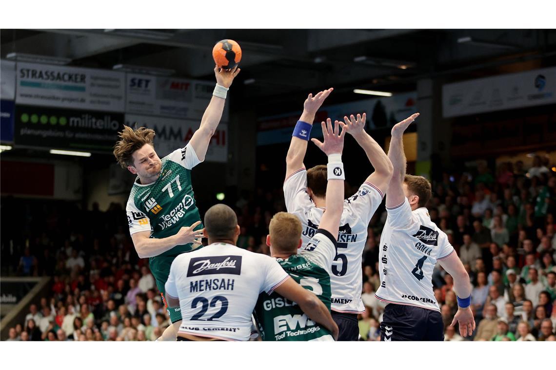 Enttäuschung trotz Punktgewinn im Handballkrimi David Schmidt zieht ab – er erzielte vier Tore.