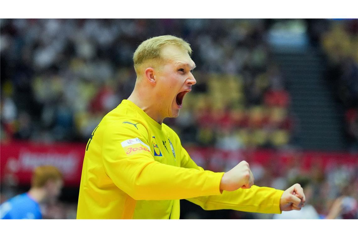 Handballer werfen sich warm für Dänemark-Kracher David Späth sorgt wieder für eine spektakuläre Show.