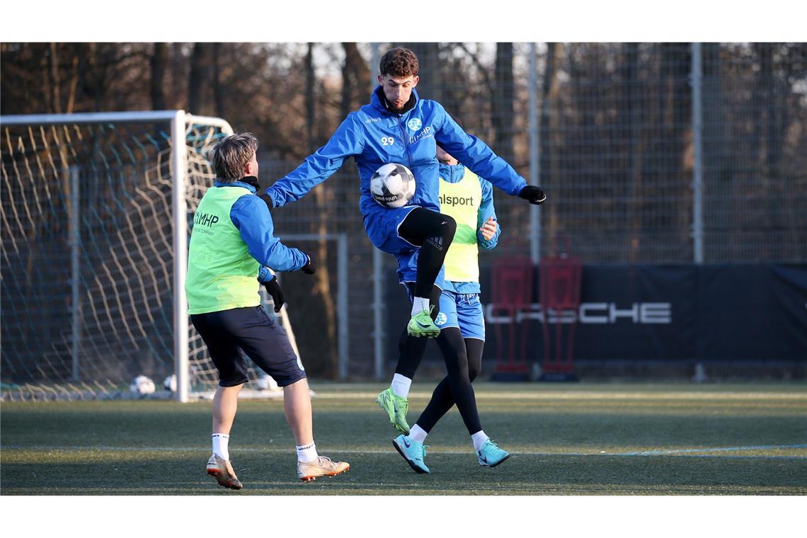 Niklas Antlitz geht – Rückkehrer David Stojak beim Trainingsstart schon dabei David Stojak gleich mittendrin im Geschehen