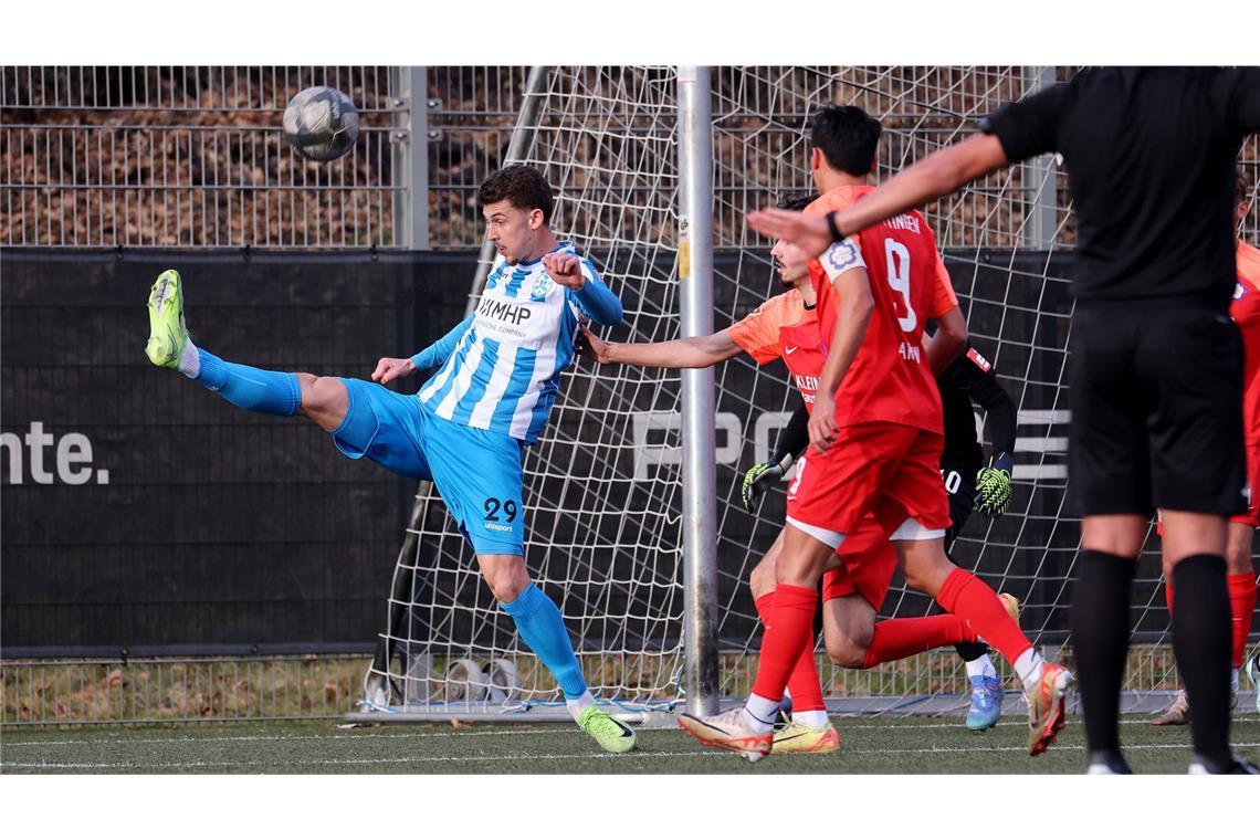 Wieder folgt auswärts der Rückschlag David Stojak traf zum 1:1 – am Ende verlieren die Kickers mit 1:2.