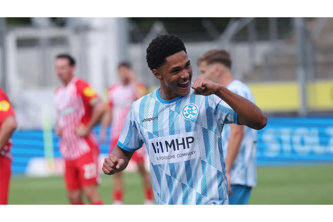 David Udogu freut sich über sein Tor zum 1:0.