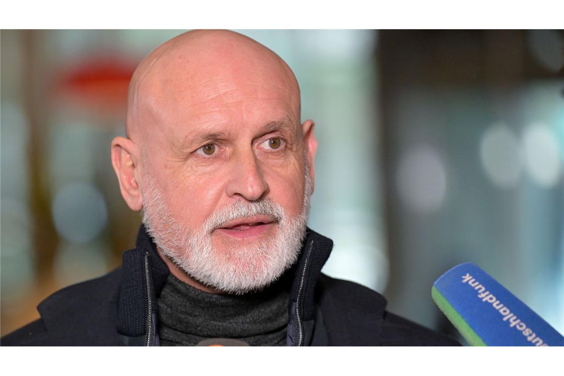 dbb-Chef Volker Geyer warnt vor weiteren Streiks.