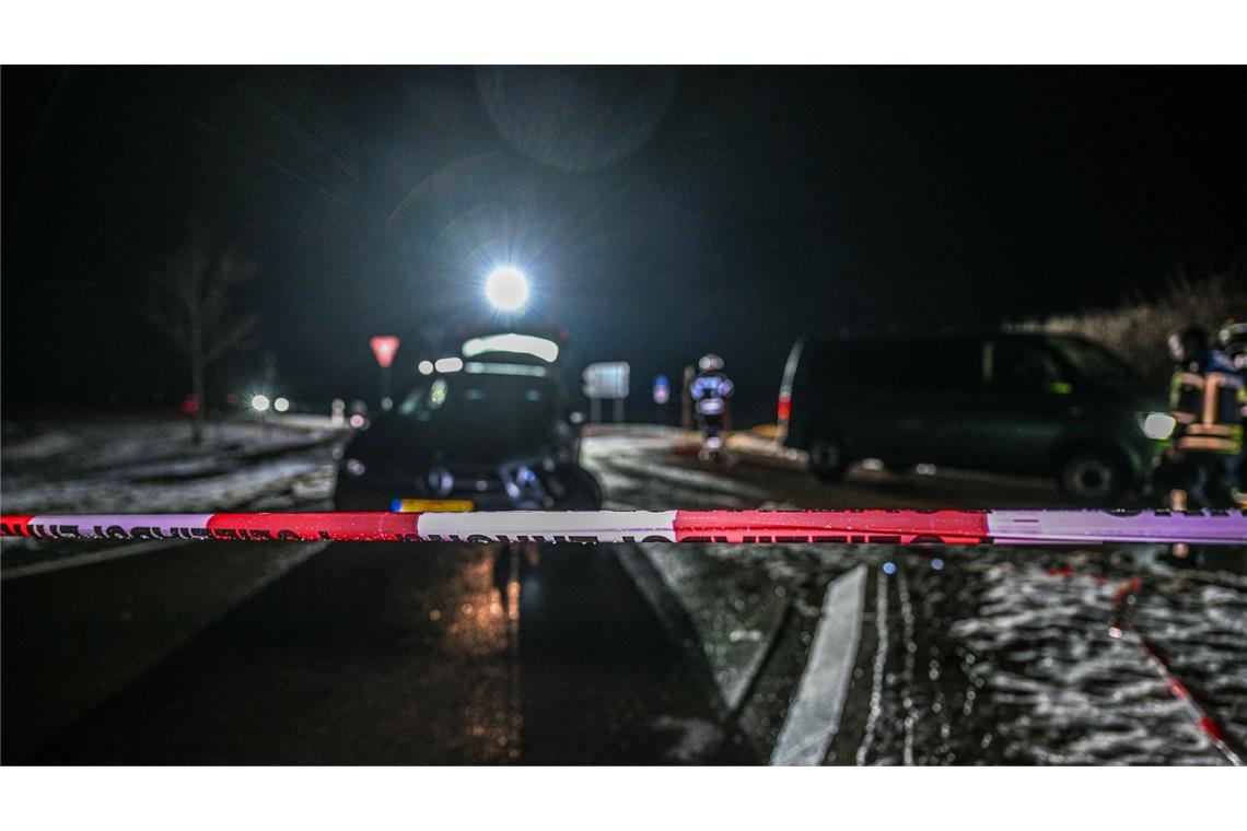 Dem 24-jährigen Beifahrer und mutmaßlichen Schützen werde versuchter Totschlag vorgeworfen.