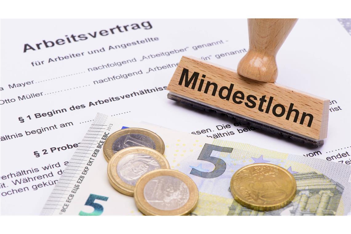 Bundeskabinett beschließt Erhöhung des Mindestlohns um 13,9 Prozent Bundeskabinett beschließt Erhöhung des Mindestlohns um 13,9 Prozent