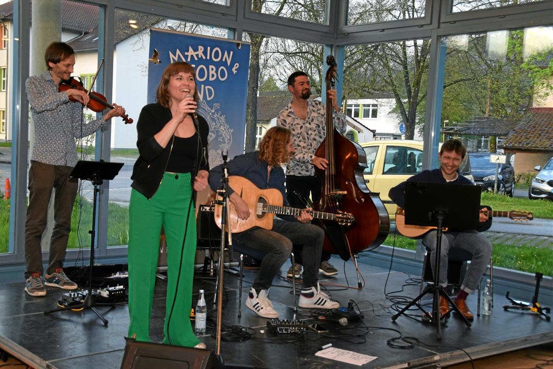Delikater Gypsy-Swing und Lebensfreude pur Dem Quintett ist die Spielfreude beim Konzert auch anzusehen. Foto: Elisabeth Klaper