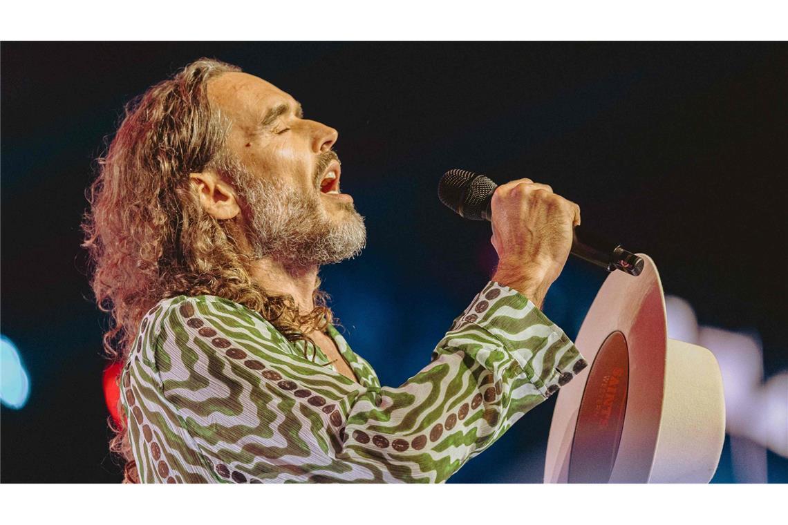 Dem Schauspieler Russell Brand werden eine Vergewaltigung und ein sexueller Übergriff zur Last gelegt.