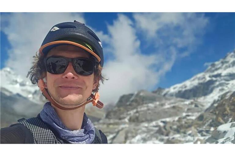 Dem US-Extremsportler Tyler Andrews gelingt Everest-Speedrekord mit Flaschensauerstoff.