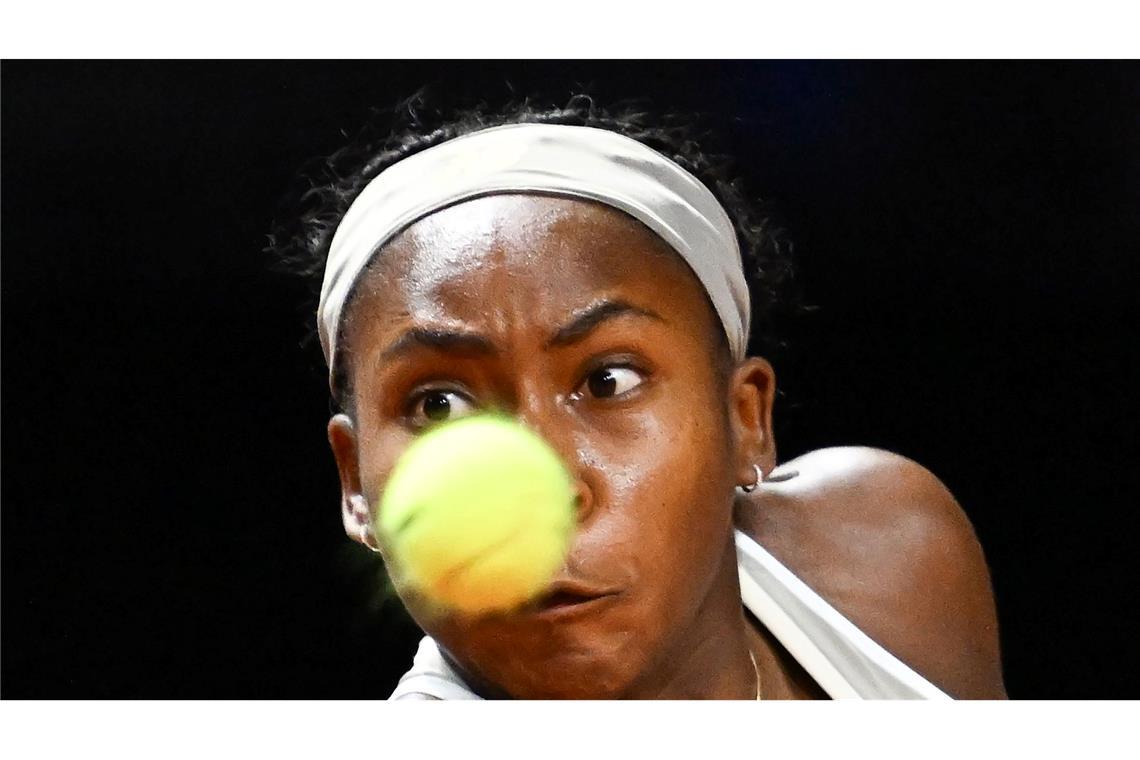 Bilder des Tages Den Ball konzentriert im Blick: Coco Gauff beim Achtelfinale der Tennis-WTA-Tour in Stuttgart